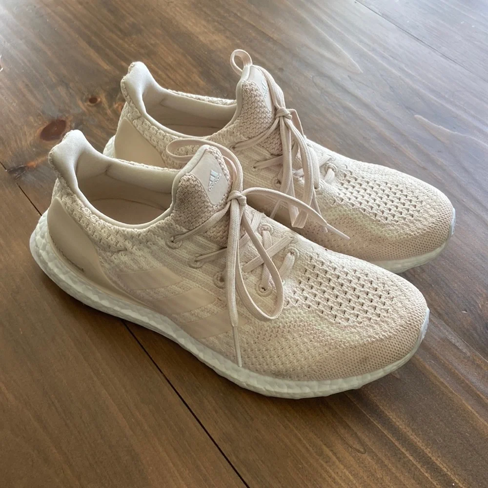 Women’s Adidas Ultraboost DNA Sneakers - Picture 4 of 8
